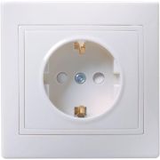 Розетка 1м с з/к с штор 16 А КВАРТА бел. РСш10-3-КБ ИЭК